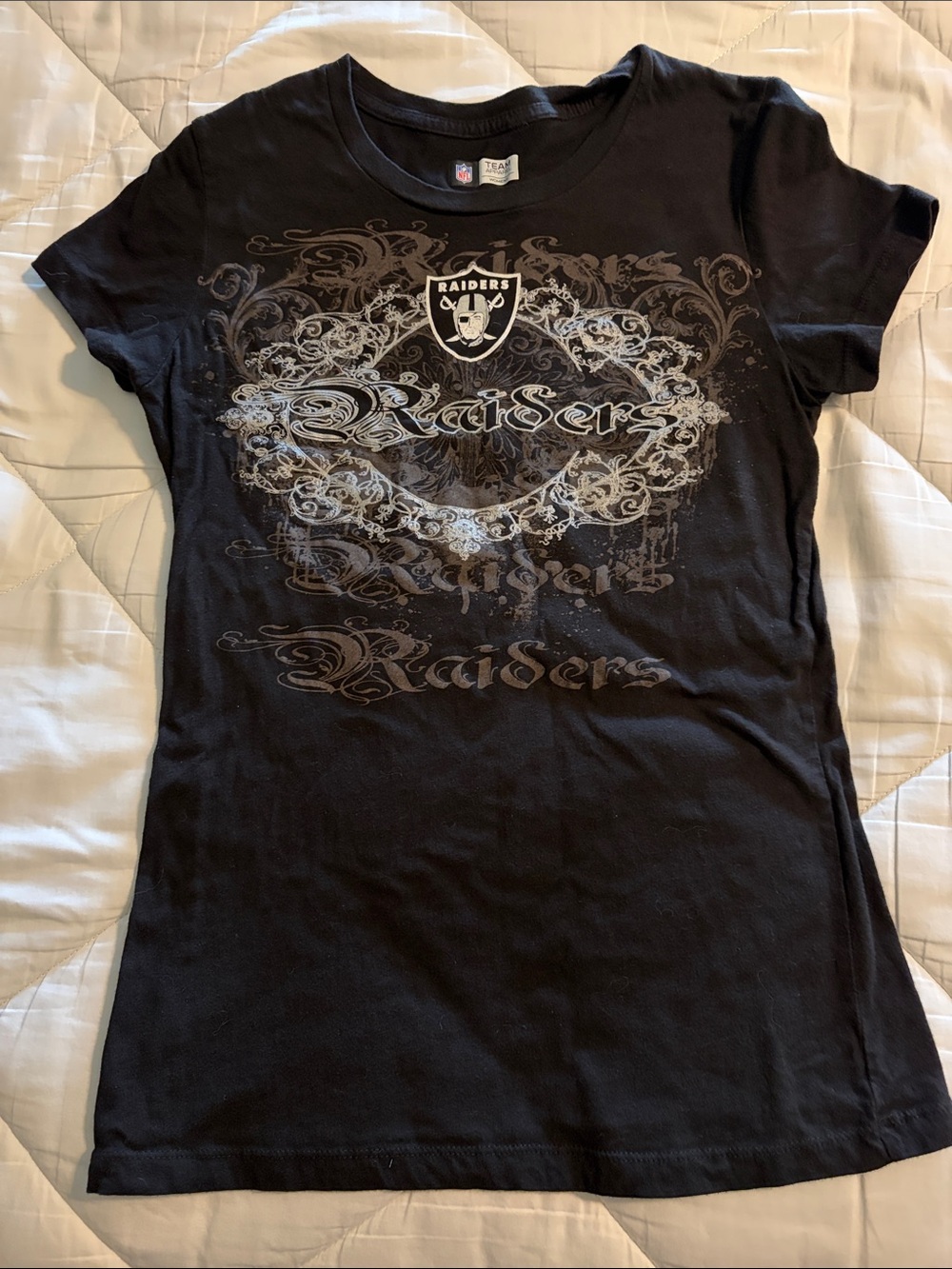 NFL Black Tee with Silver Raiders Crest